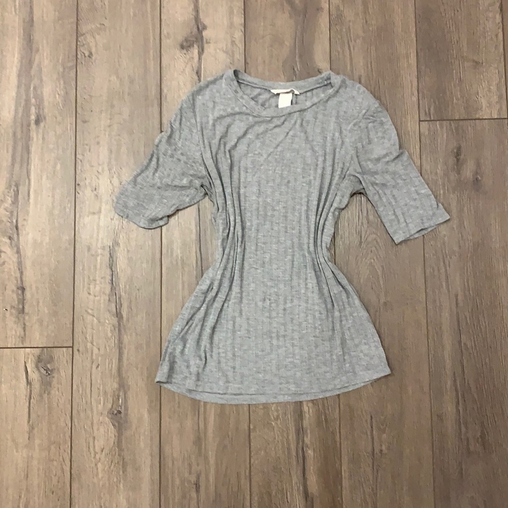 Grey ribbed short sleeve top